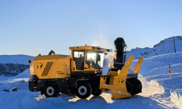 Снегоуборочная (5000 т/час) фрезерно-роторная машина KODIAK CR450S