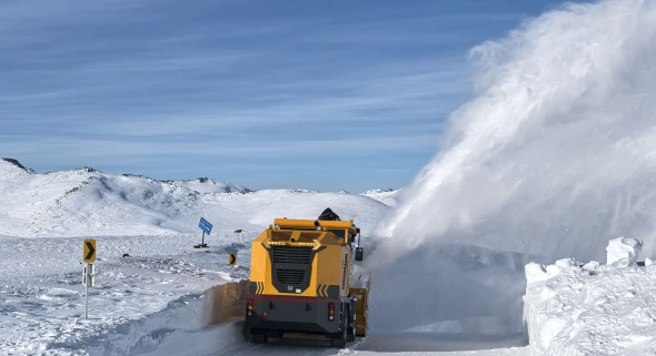 Снегоуборочная (6500 т/час) фрезерно-роторная самоходная машина Kodiak CR580S